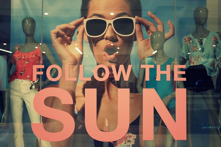 Billede med kvinde i solbriller og tekst follow the sun