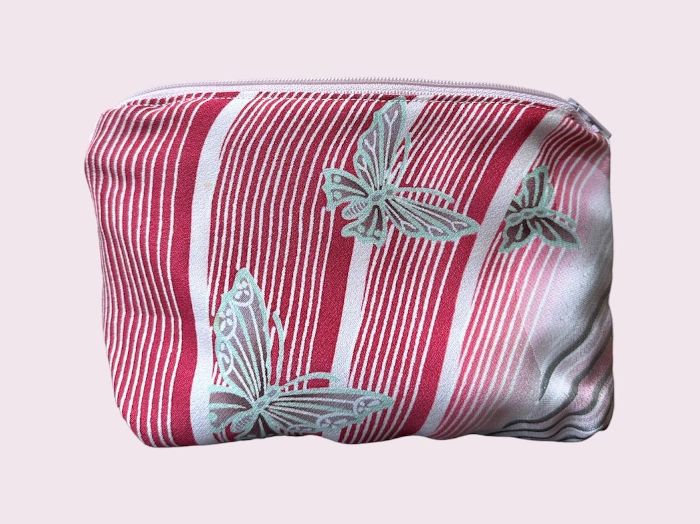 Lyserød stribet beauty make up bag med sommerfugl dekoration lavet af silke