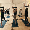 Kvinder laver yoga sammen