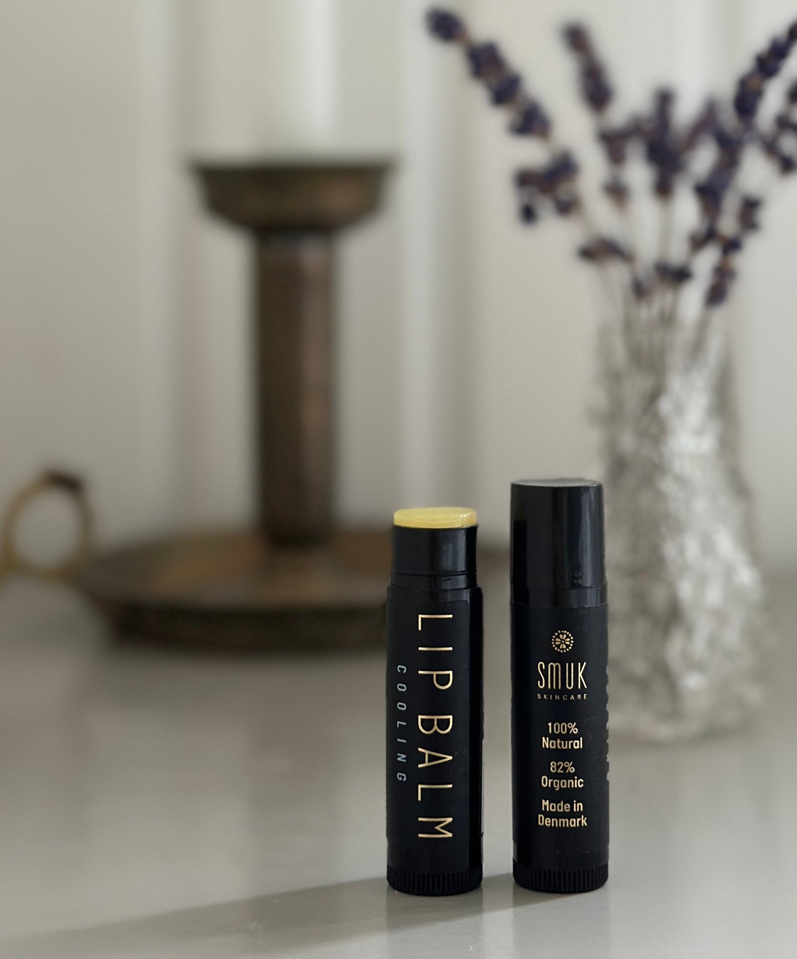 COOLING LIP BALM - plejende læbepomade i stiftform