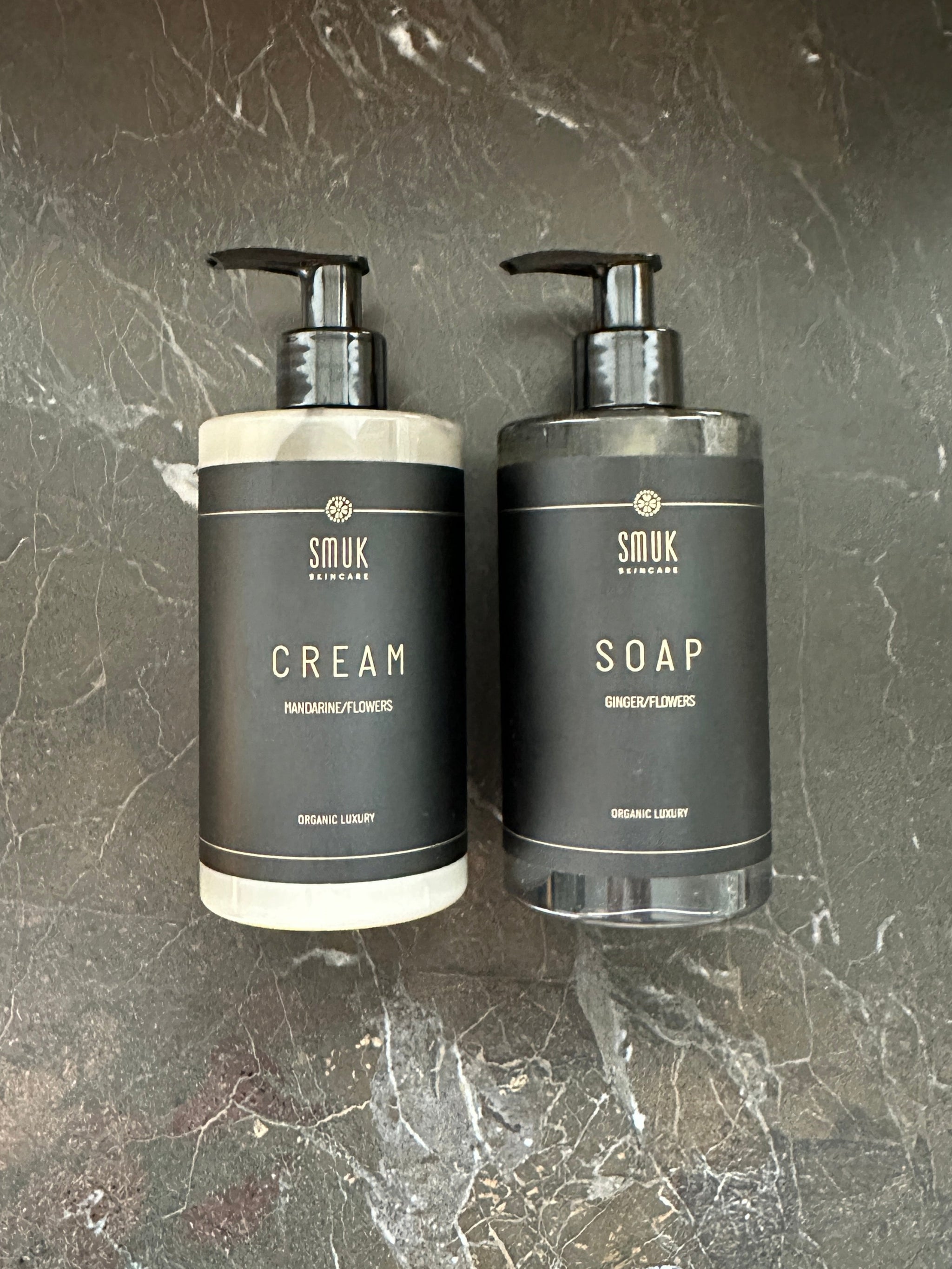Pumpeflasker med SMUK skincare håndsæbe og håndcreme med mandarin og ingefær