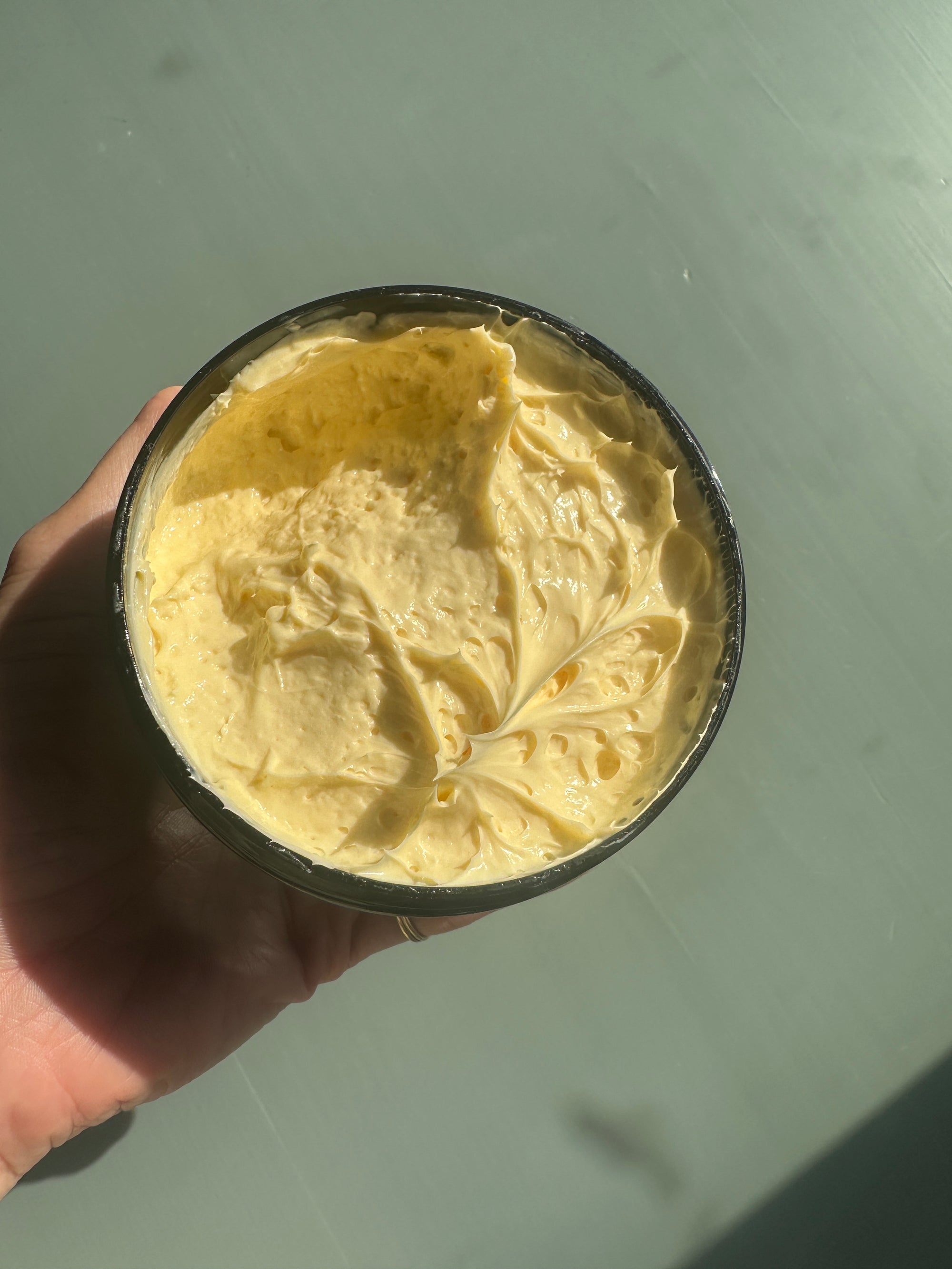 BODY BUTTER - fed nærende creme